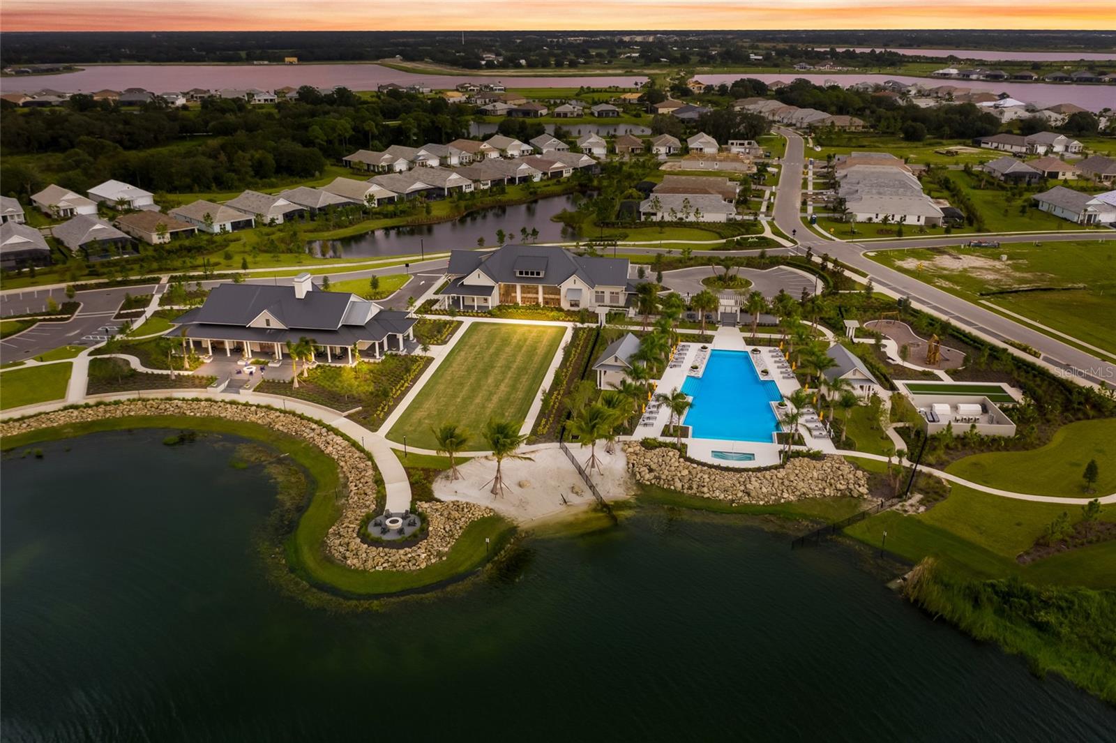 LAKEHOUSE COVE AT WATERSIDE - Residential