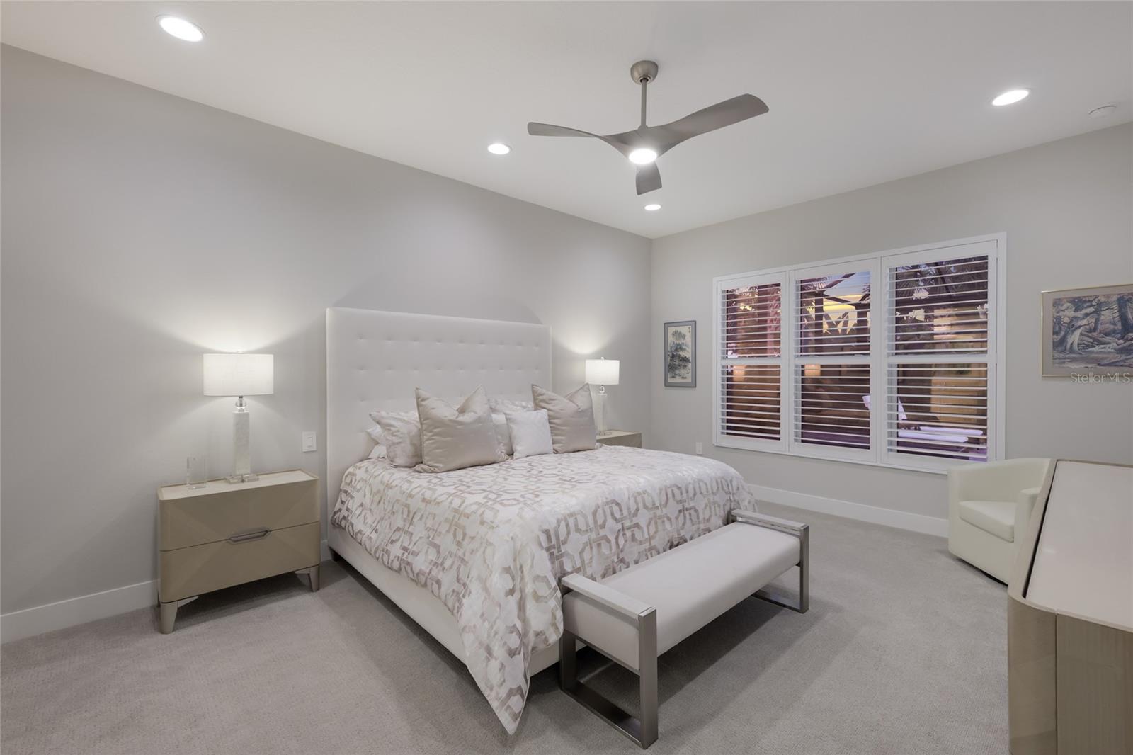 LAKEHOUSE COVE AT WATERSIDE - Residential