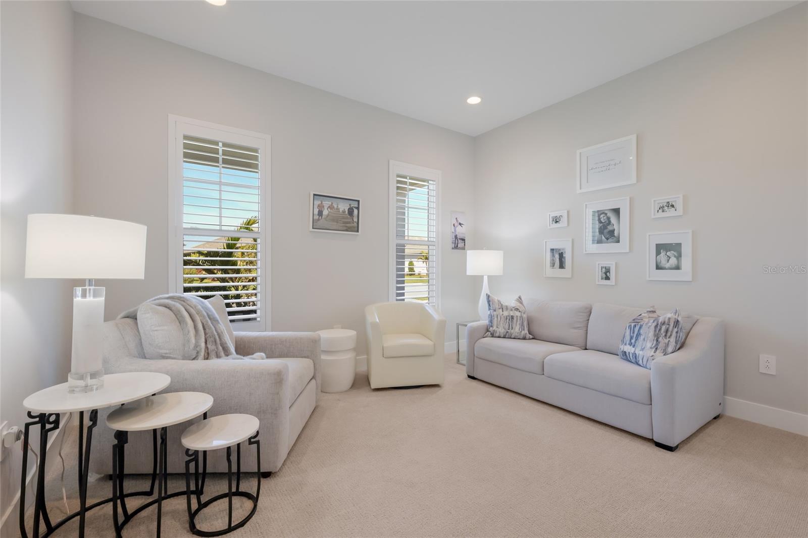 LAKEHOUSE COVE AT WATERSIDE - Residential