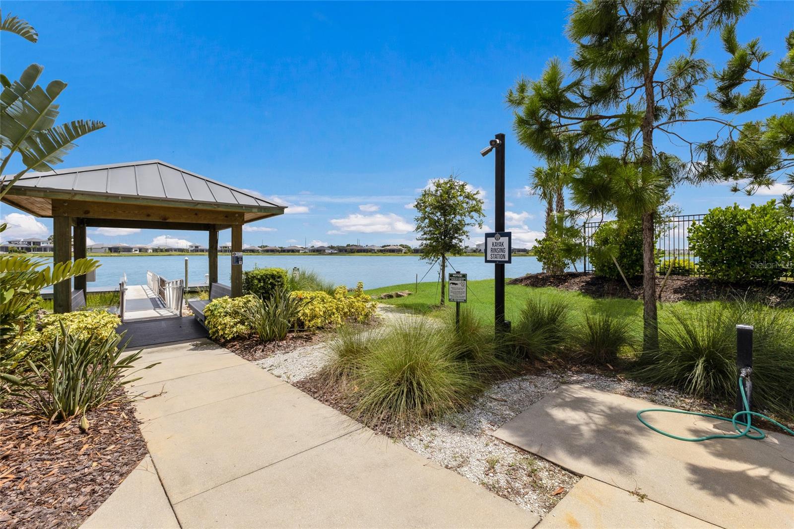 LAKEHOUSE COVE AT WATERSIDE - Residential