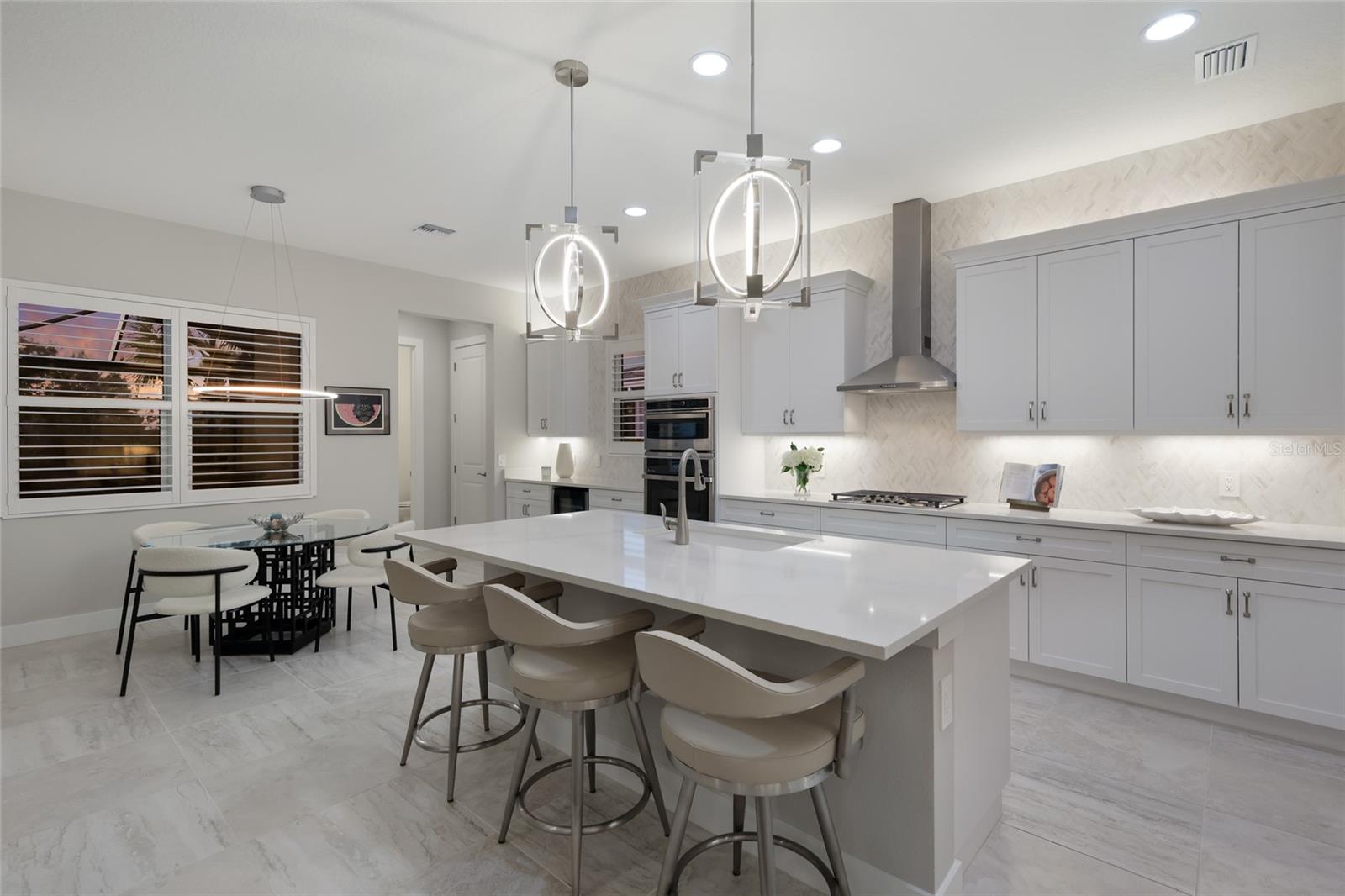 LAKEHOUSE COVE AT WATERSIDE - Residential