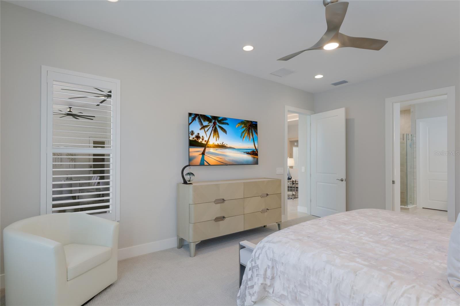 LAKEHOUSE COVE AT WATERSIDE - Residential