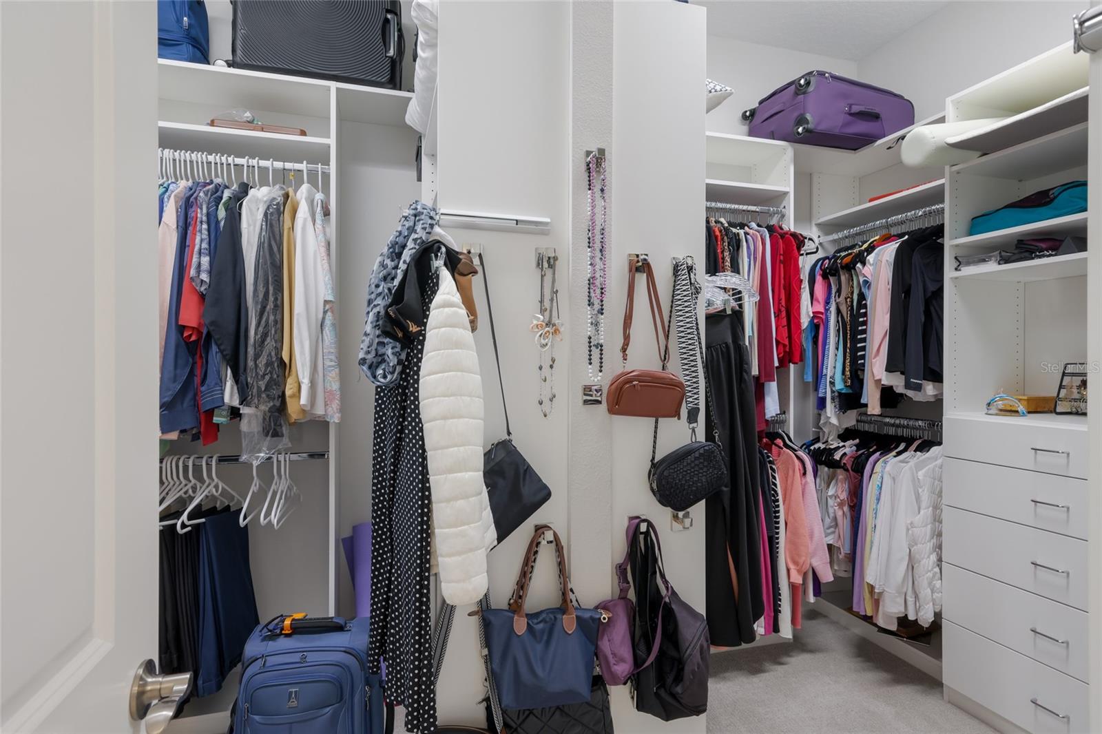 LAKEHOUSE COVE AT WATERSIDE - Residential