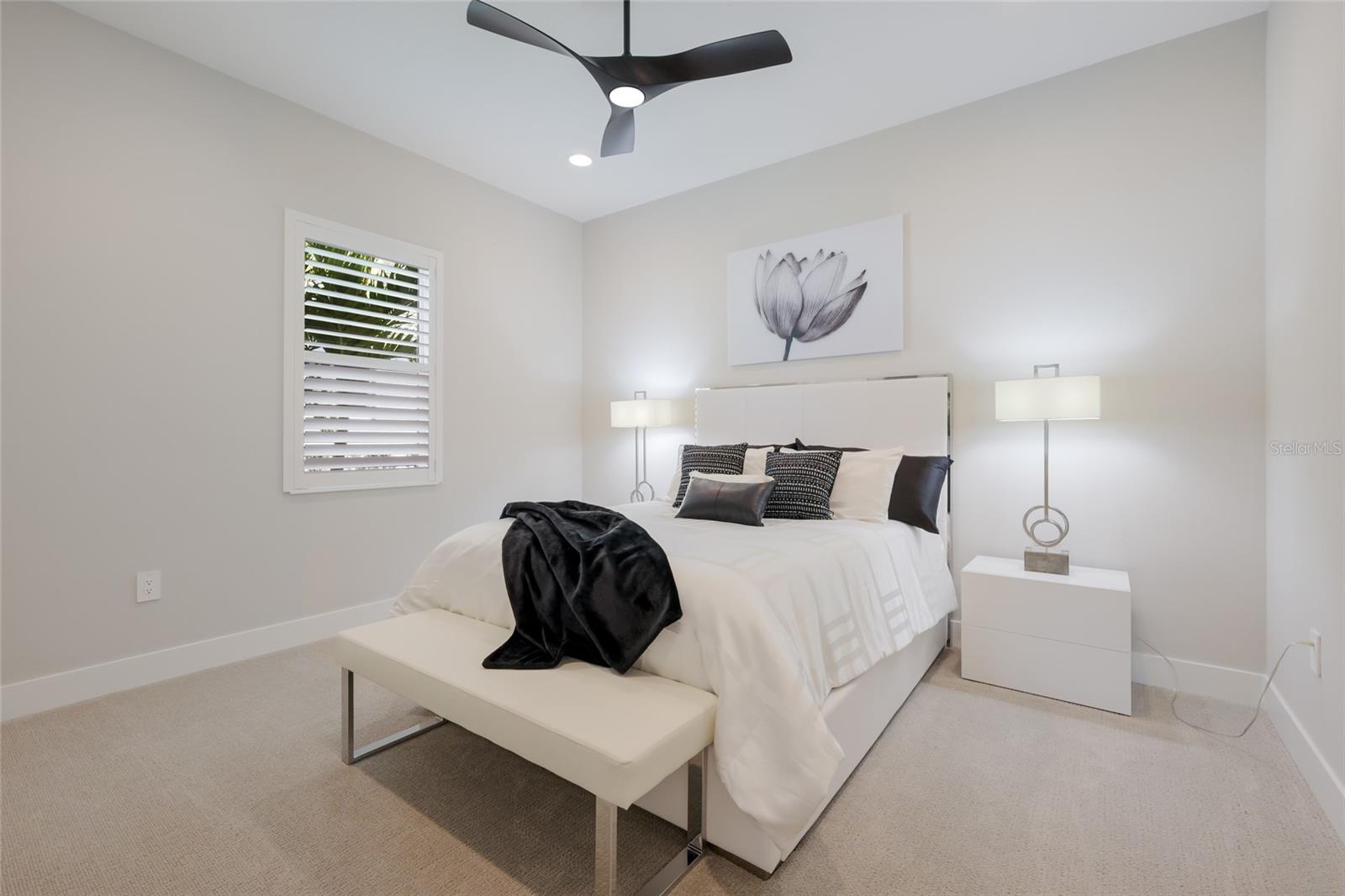 LAKEHOUSE COVE AT WATERSIDE - Residential