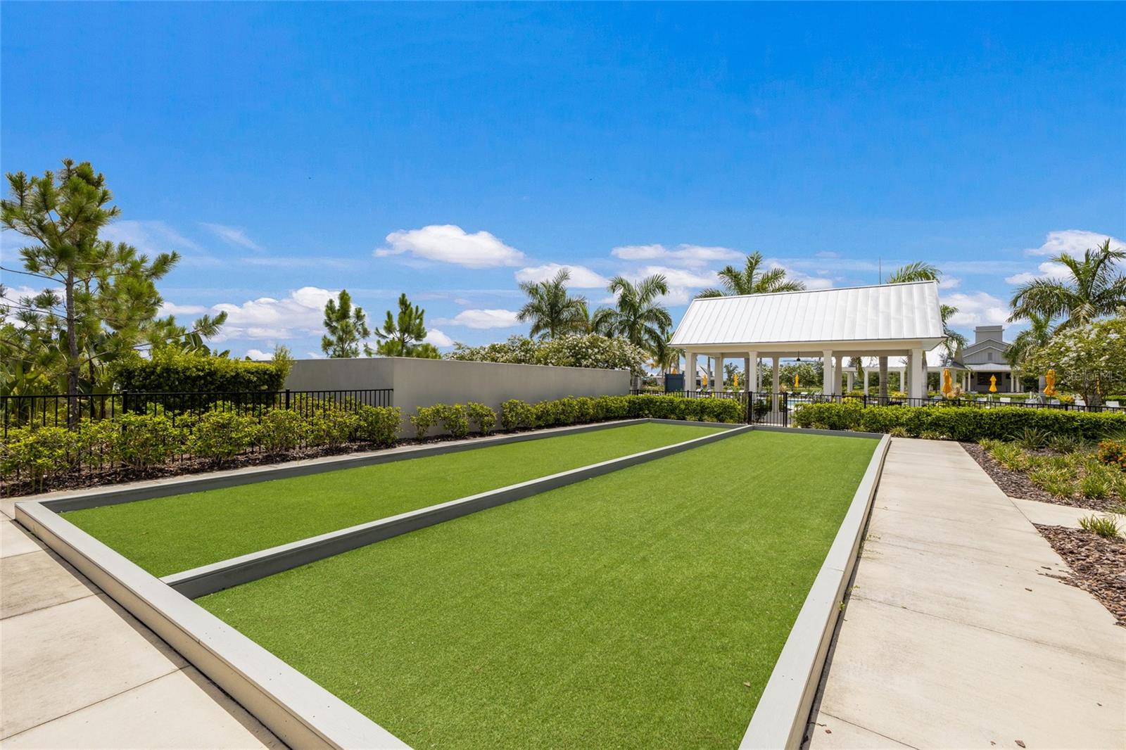 LAKEHOUSE COVE AT WATERSIDE - Residential