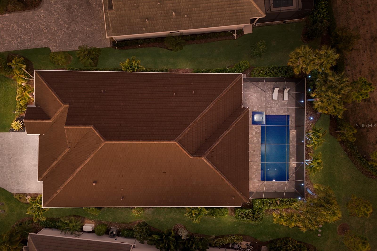 LAKEHOUSE COVE AT WATERSIDE - Residential