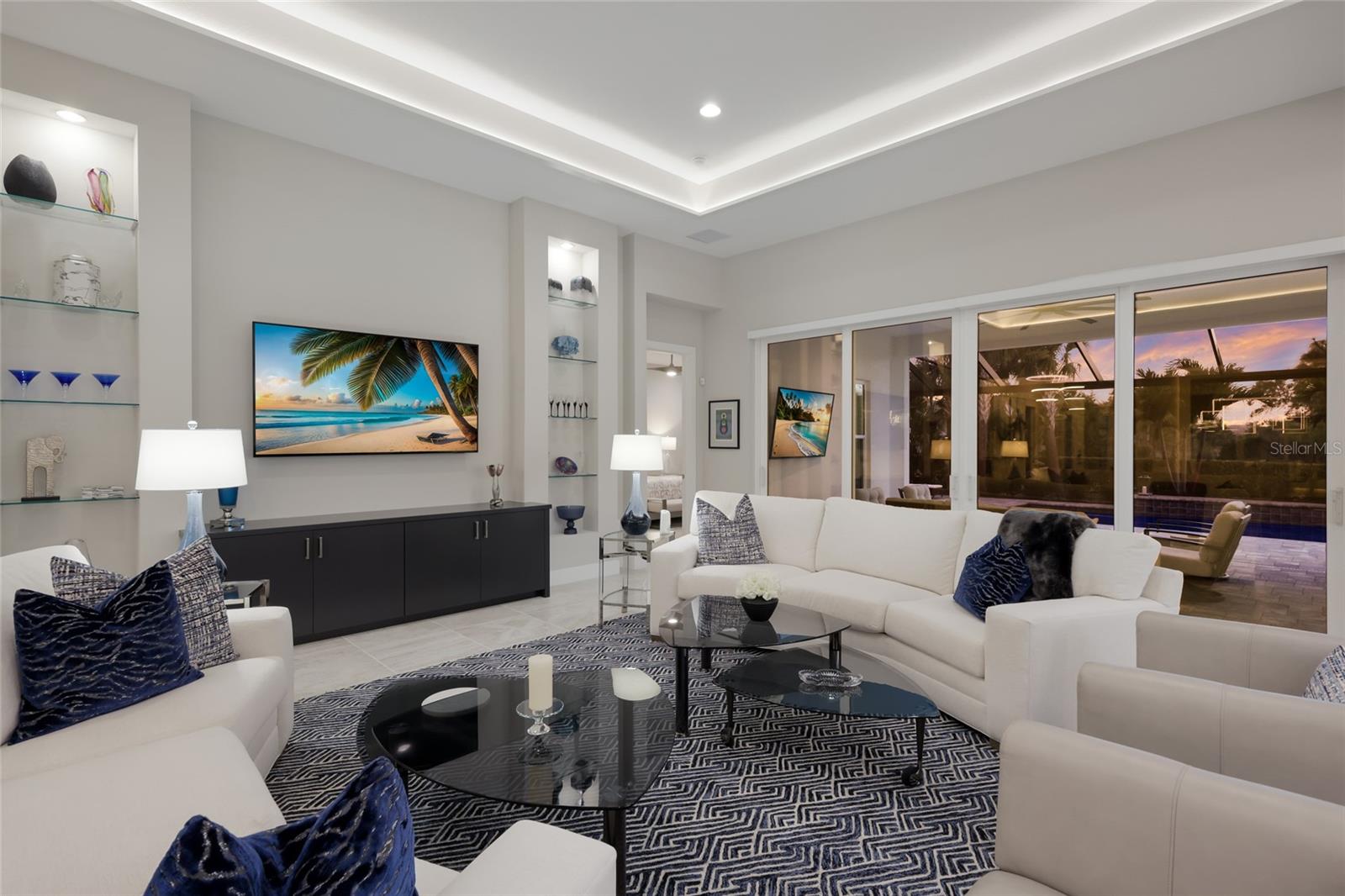 LAKEHOUSE COVE AT WATERSIDE - Residential