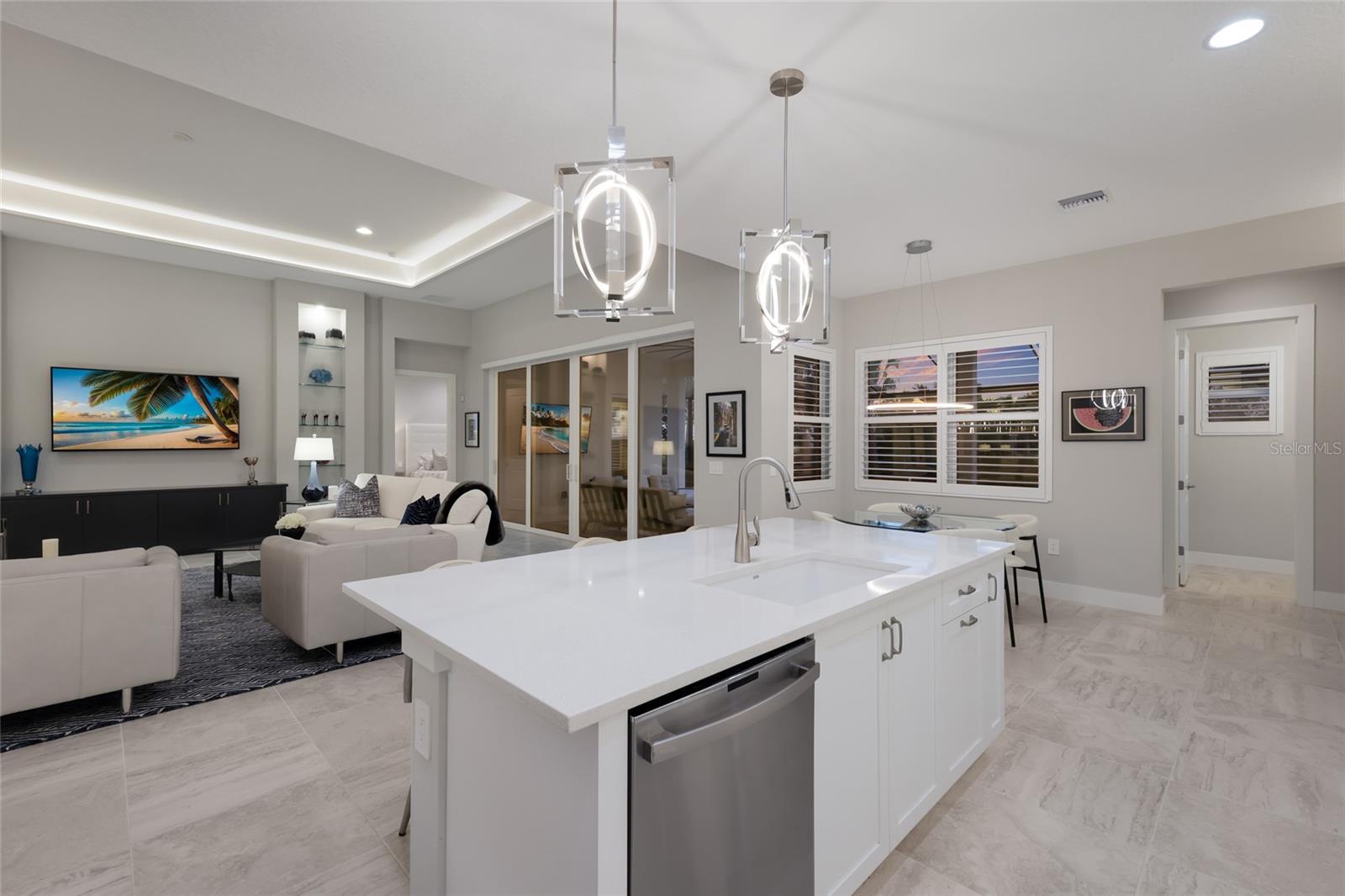 LAKEHOUSE COVE AT WATERSIDE - Residential