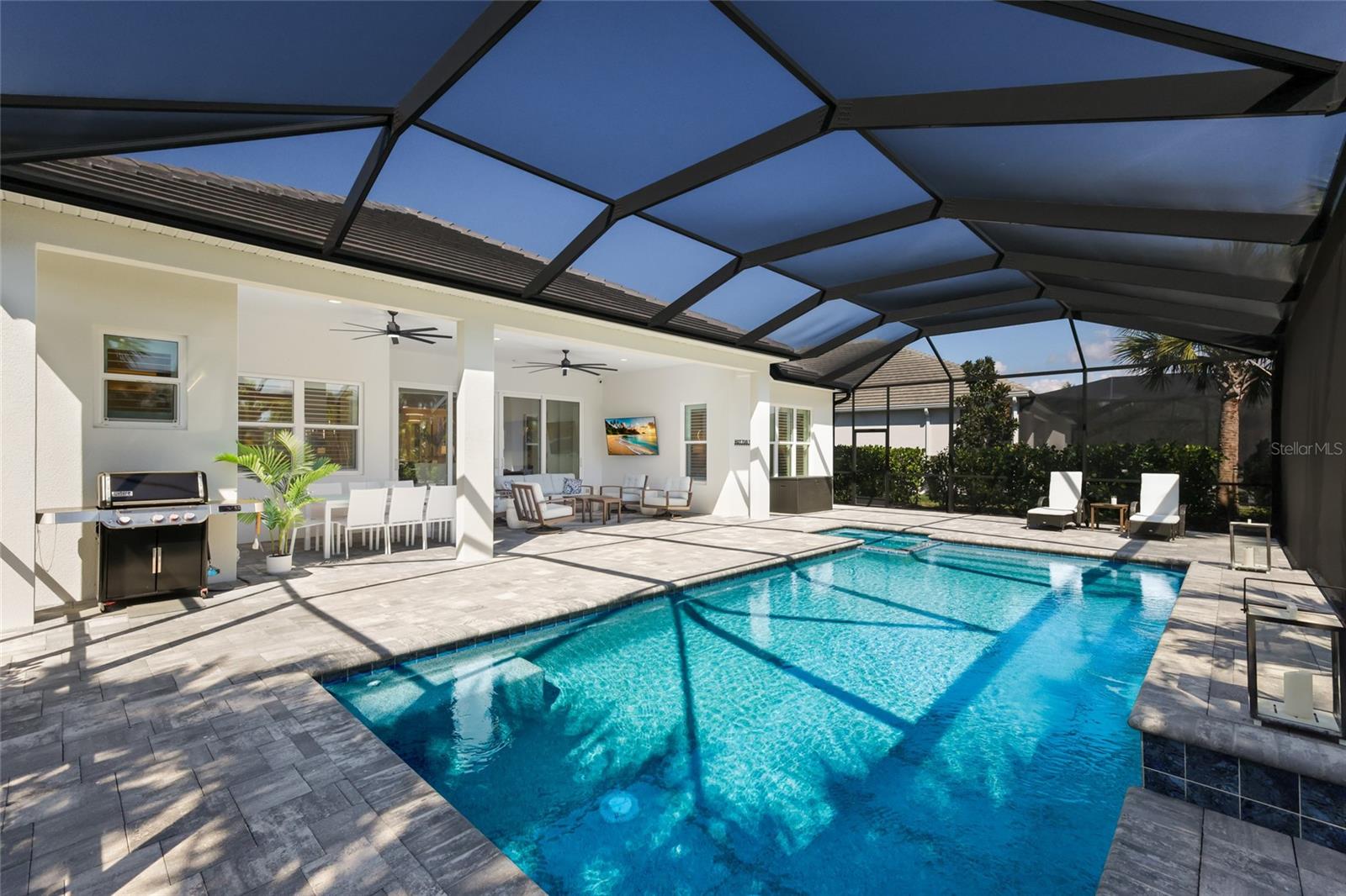 LAKEHOUSE COVE AT WATERSIDE - Residential