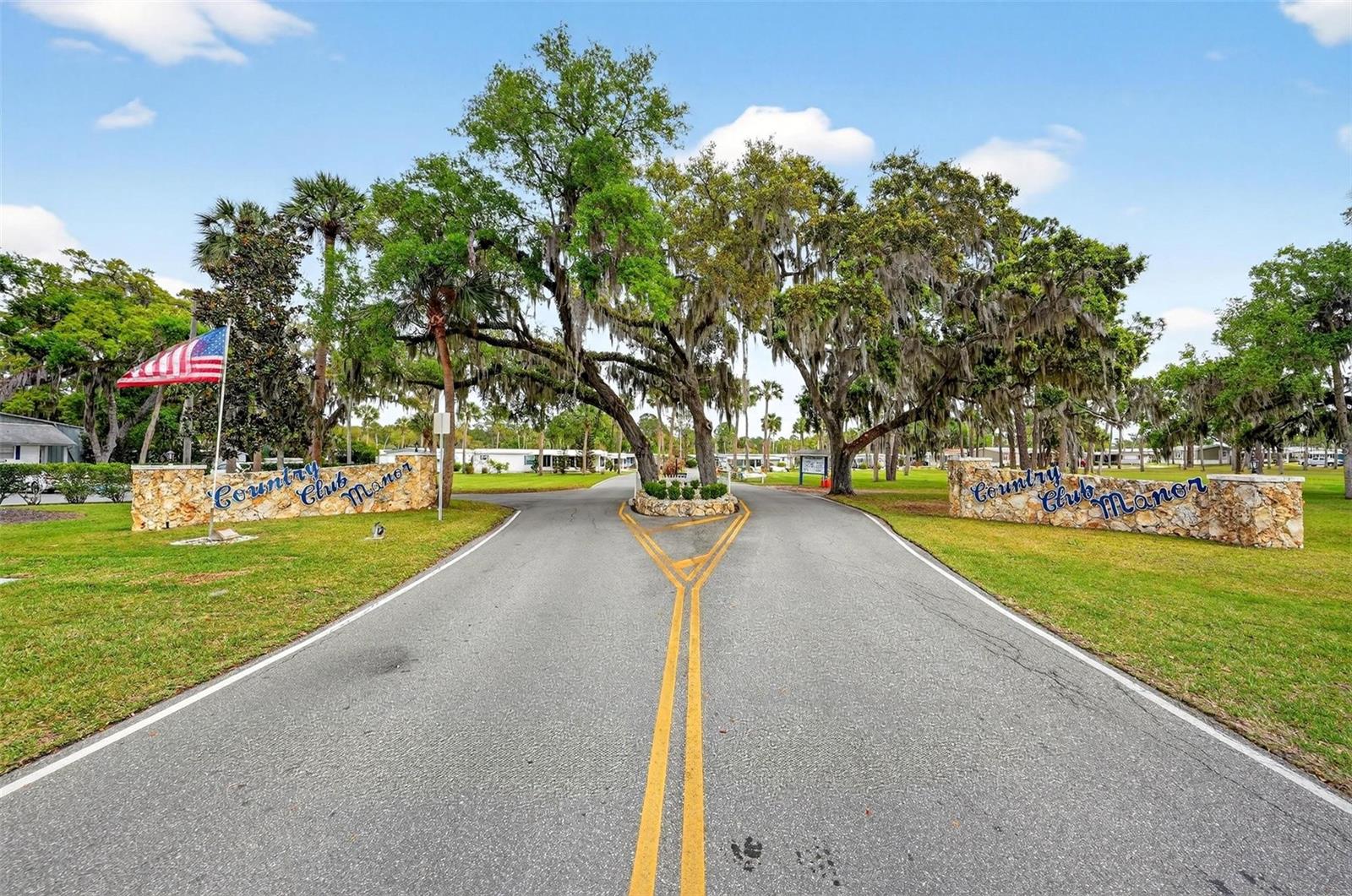 EUSTIS COUNTRY CLUB MANOR MHP UNIT 02A - Residential