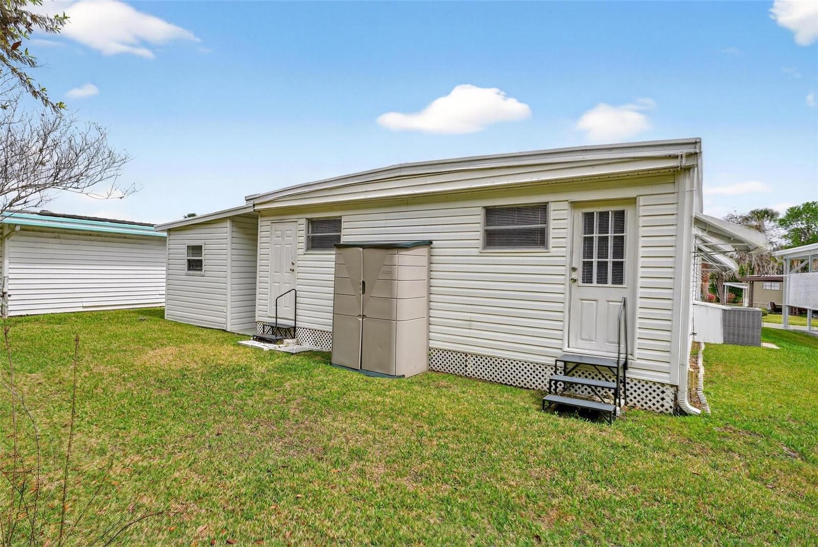 EUSTIS COUNTRY CLUB MANOR MHP UNIT 02A - Residential