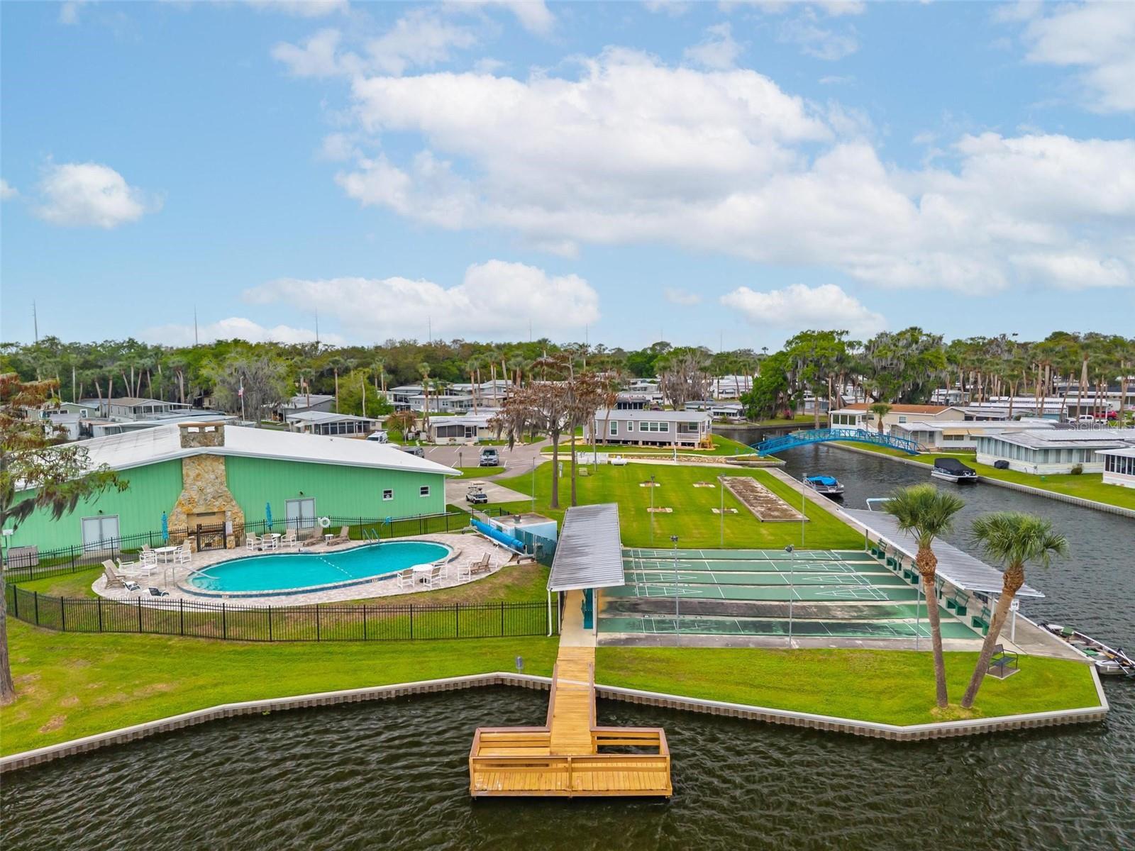 EUSTIS COUNTRY CLUB MANOR MHP UNIT 02A - Residential