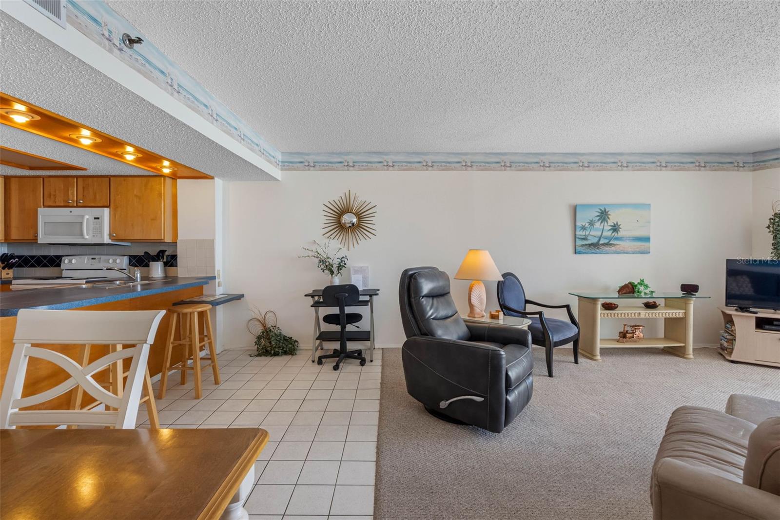 CHATEAUX CONDO - Residential