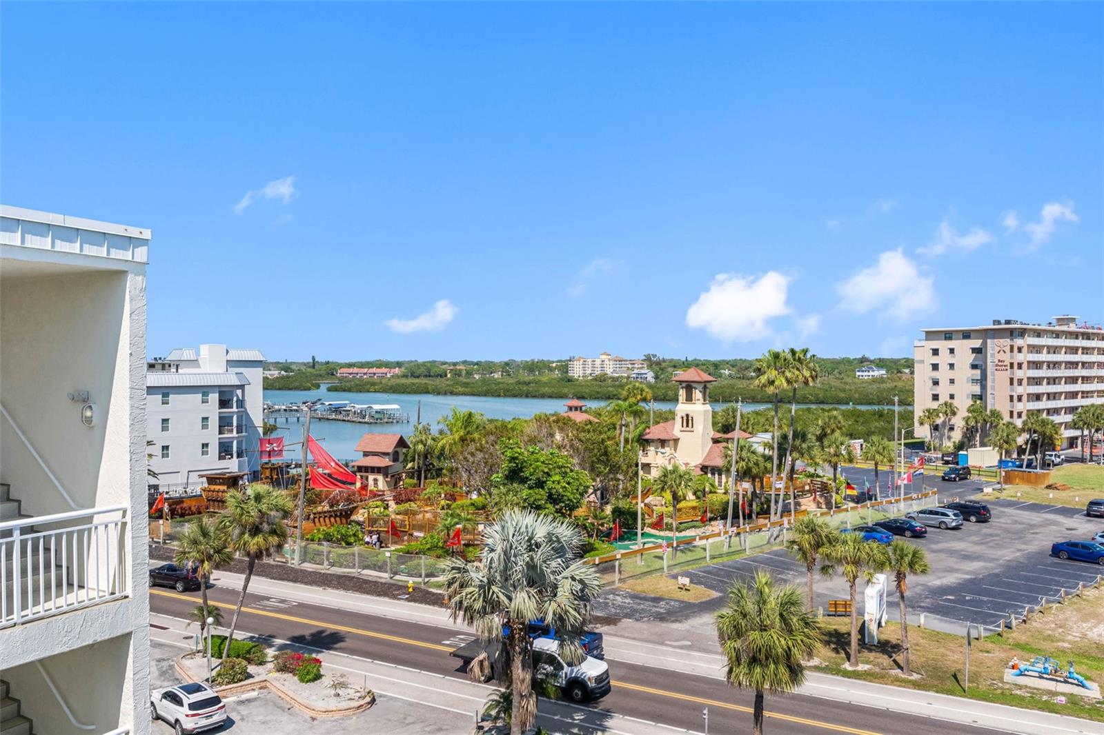 CHATEAUX CONDO - Residential