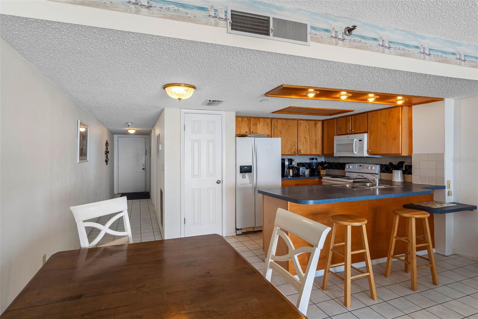 CHATEAUX CONDO - Residential