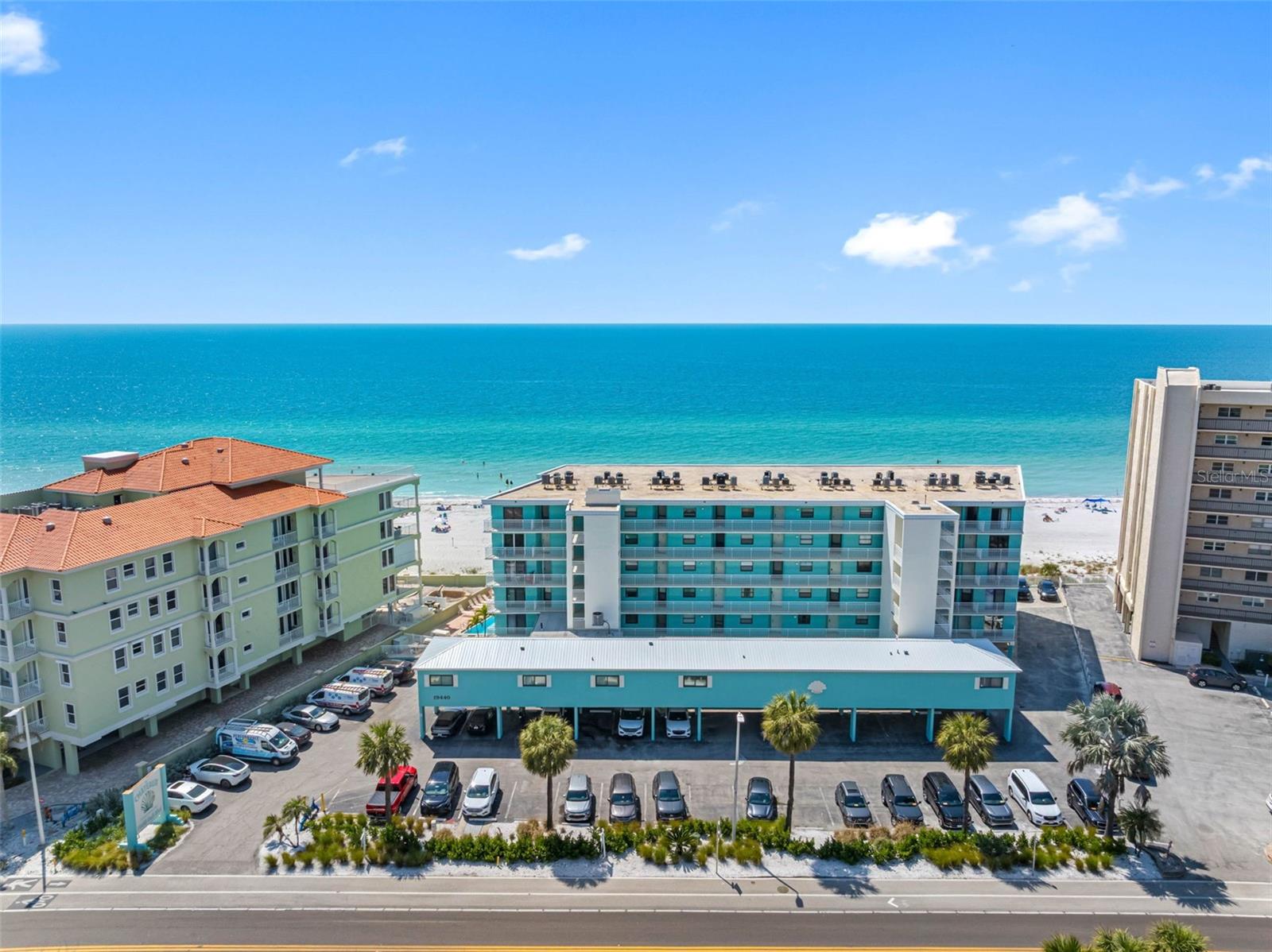 CHATEAUX CONDO - Residential