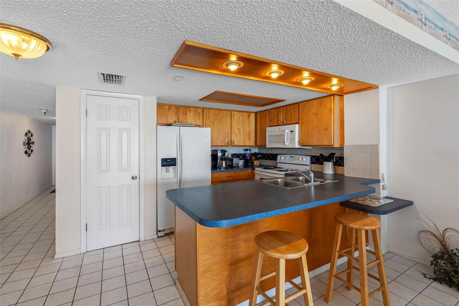 CHATEAUX CONDO - Residential