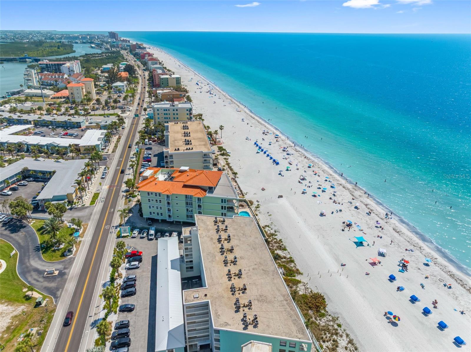 CHATEAUX CONDO - Residential