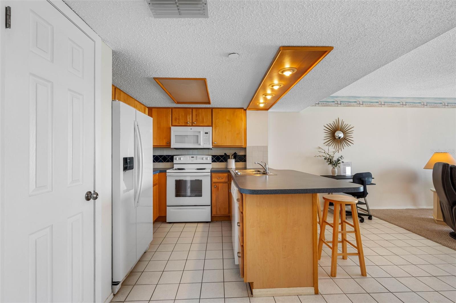 CHATEAUX CONDO - Residential