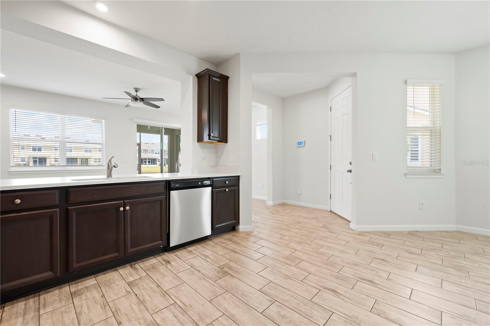 5543 PLEASANTVIEW COURT