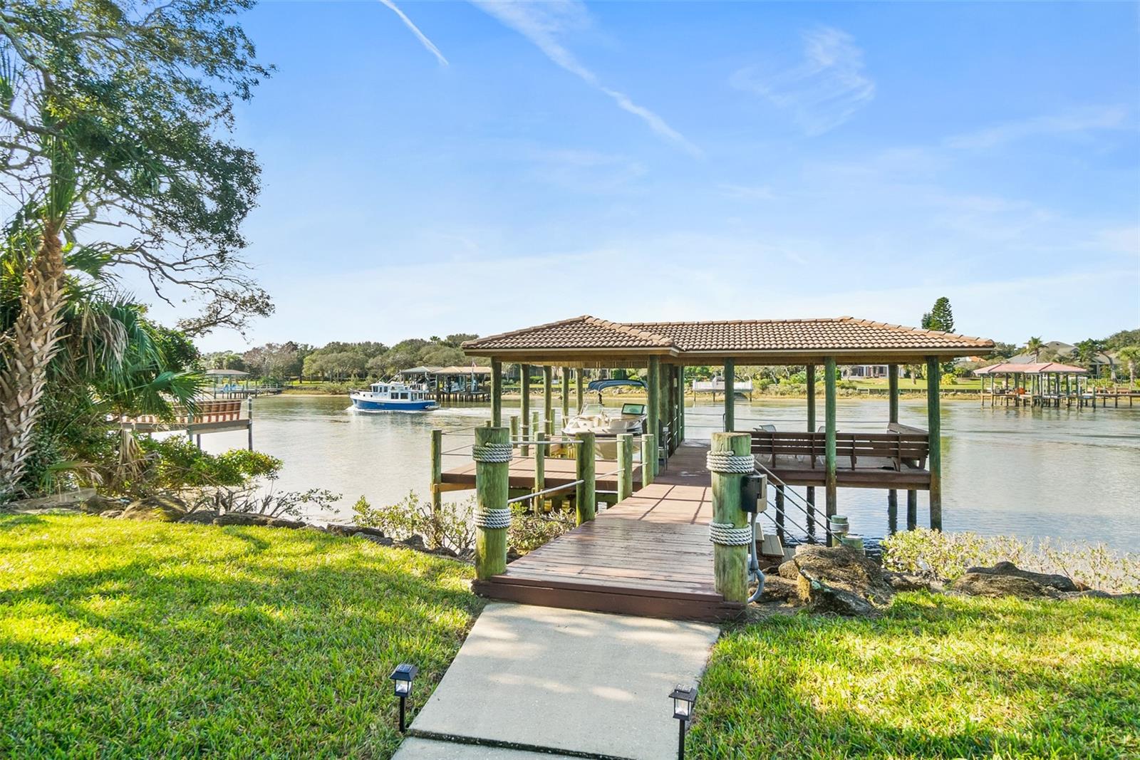 ISLAND ESTATES - Residential