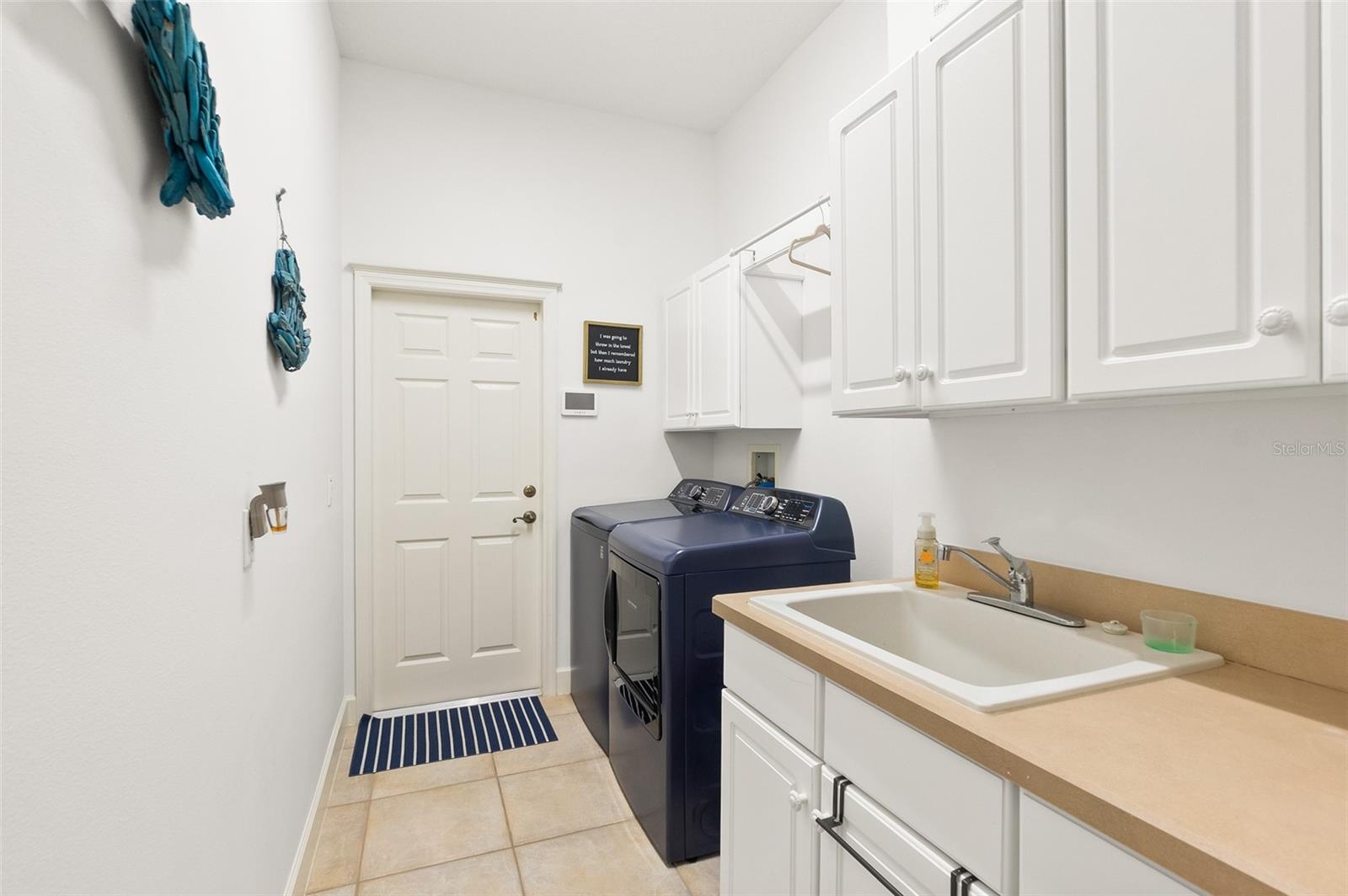 ISLAND ESTATES - Residential