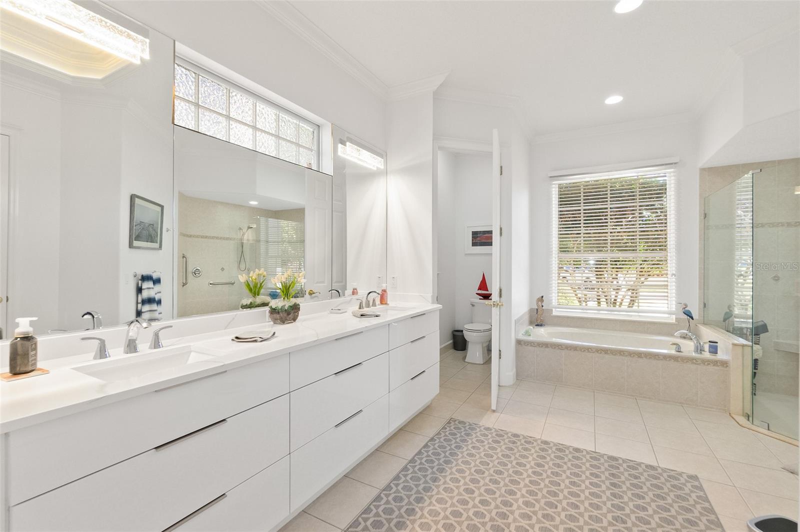 ISLAND ESTATES - Residential