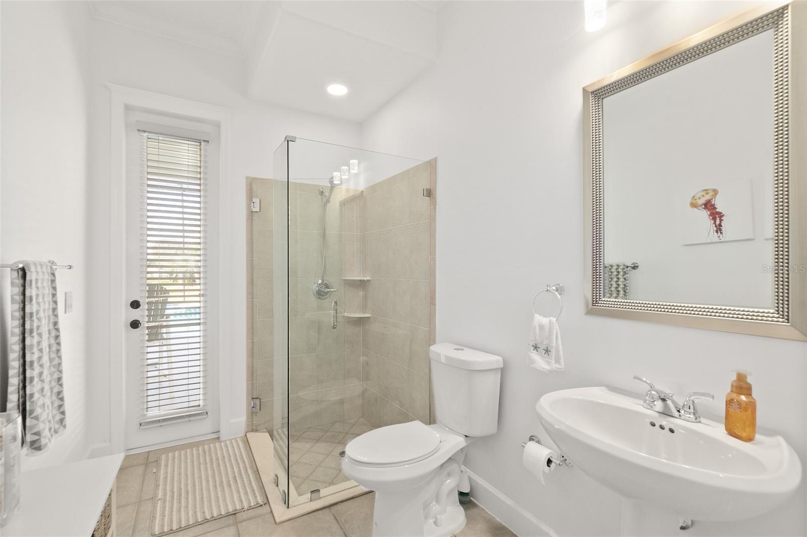 ISLAND ESTATES - Residential