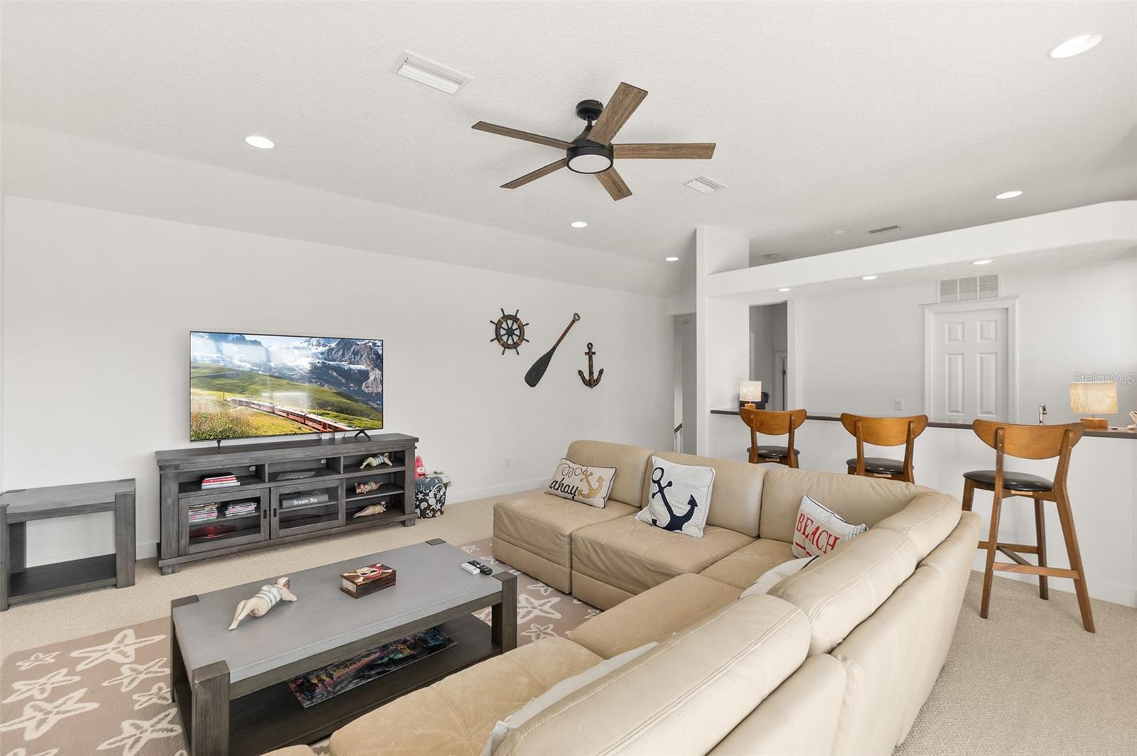 ISLAND ESTATES - Residential