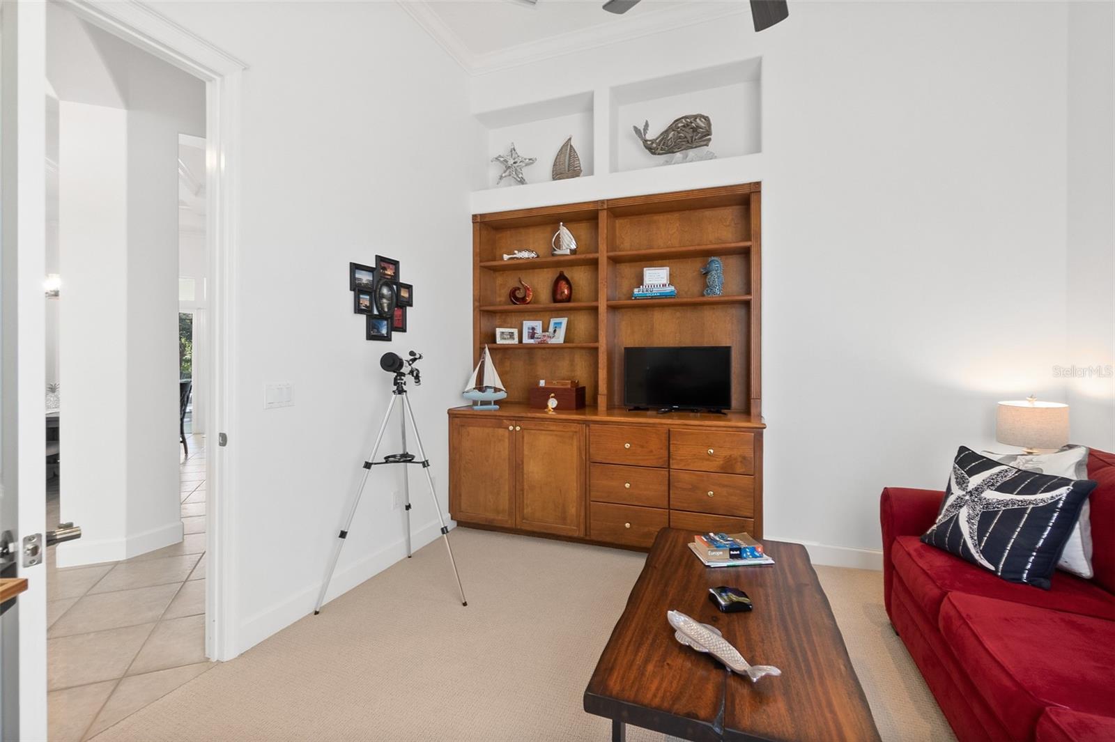 ISLAND ESTATES - Residential