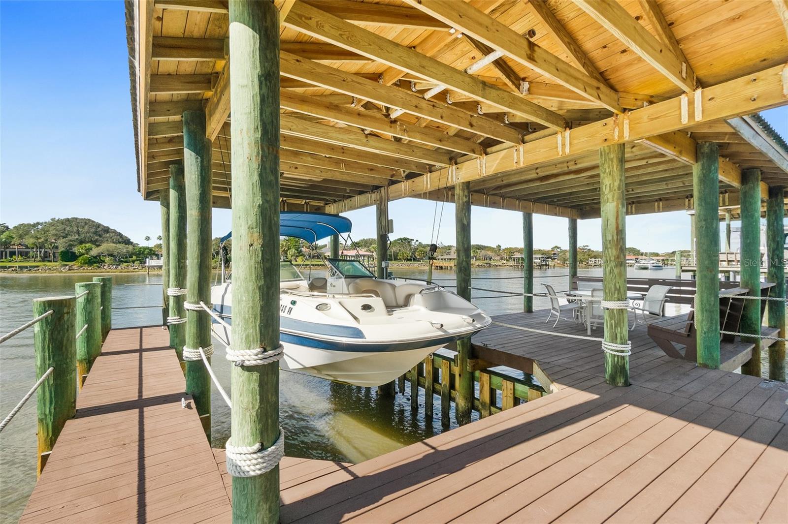 ISLAND ESTATES - Residential