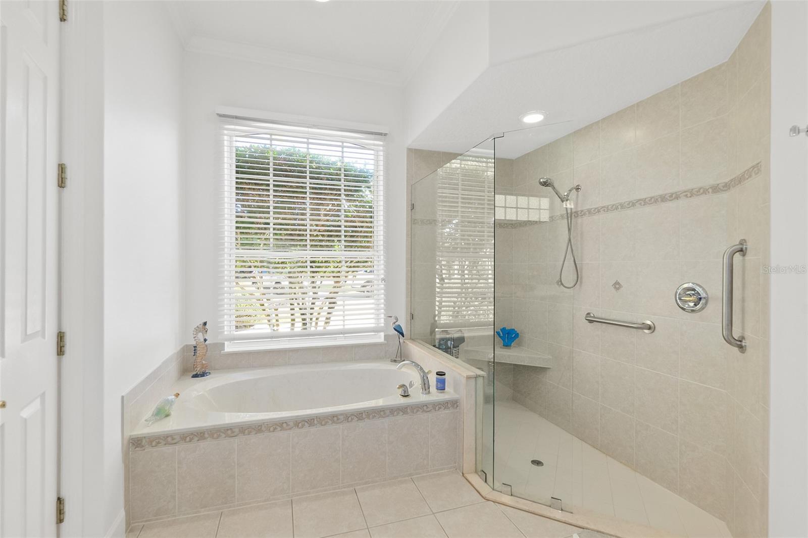 ISLAND ESTATES - Residential