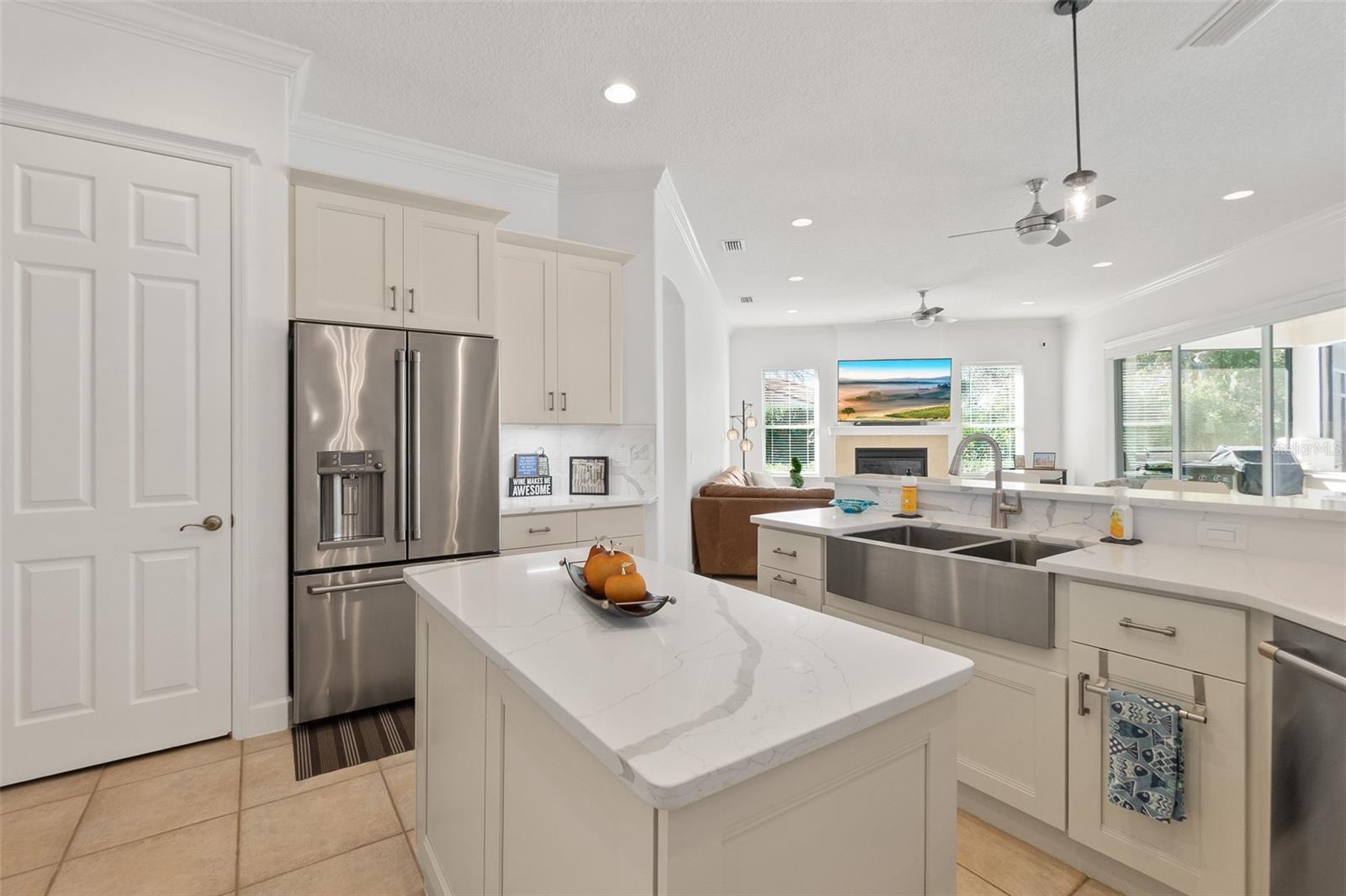 ISLAND ESTATES - Residential