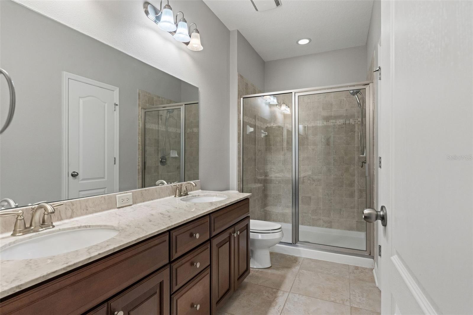 SOUTH HAMPTON - Residential