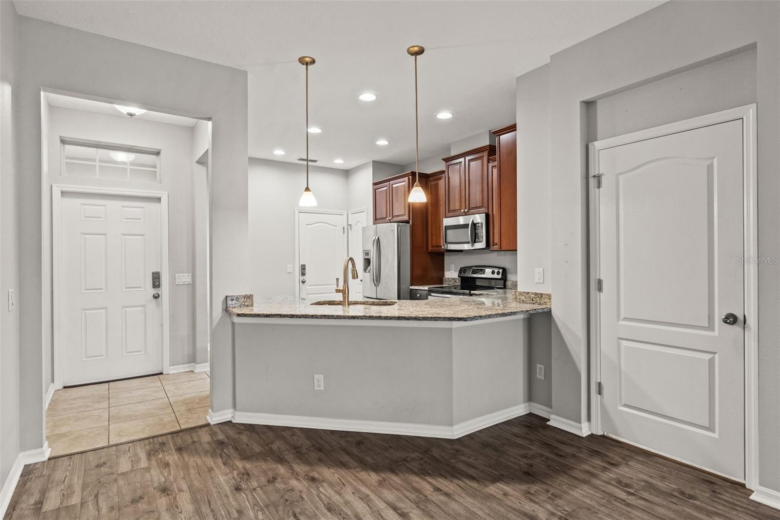 SOUTH HAMPTON - Residential