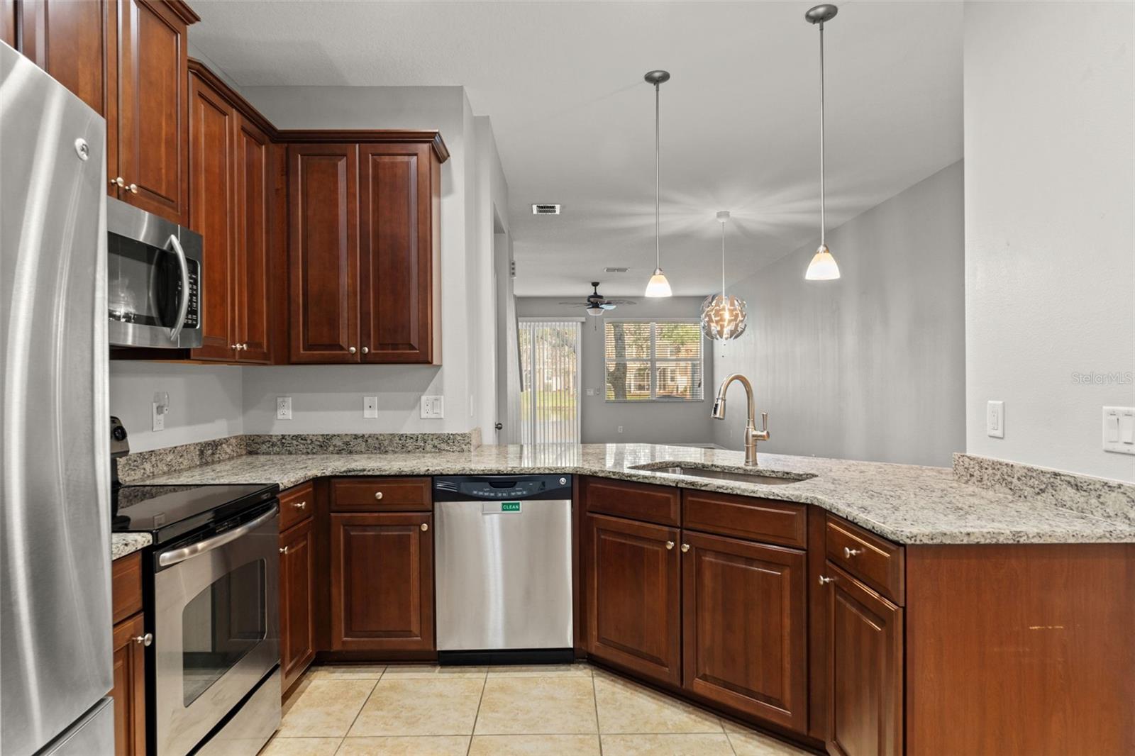 SOUTH HAMPTON - Residential