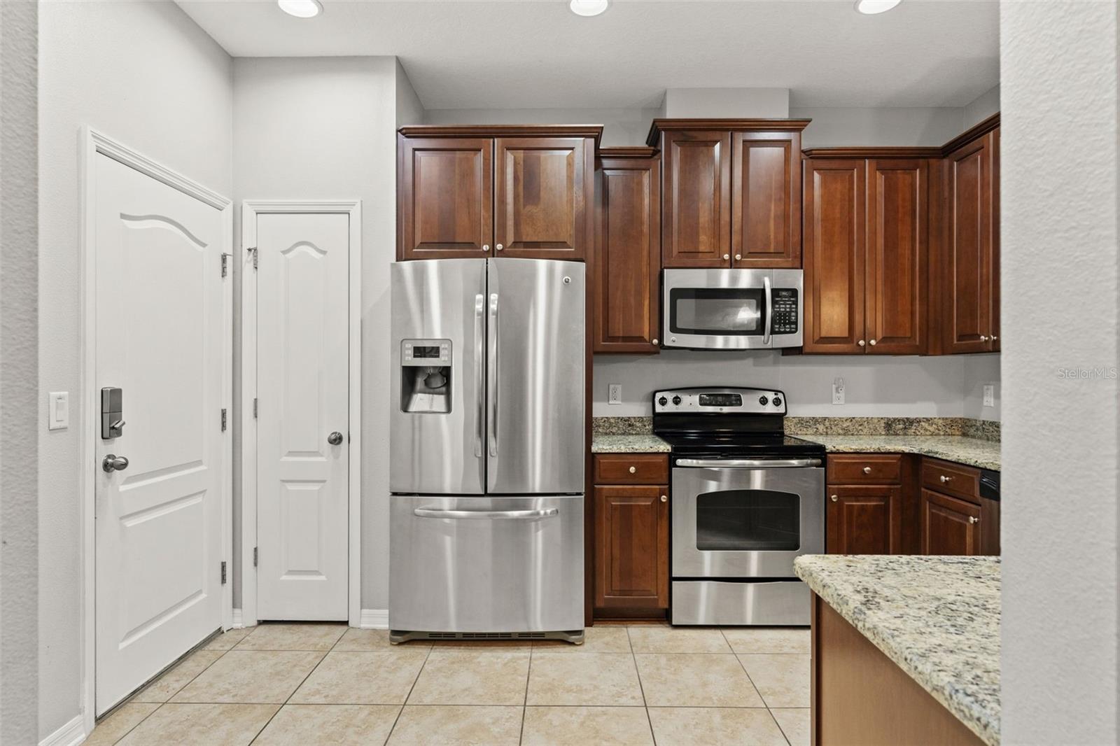 SOUTH HAMPTON - Residential