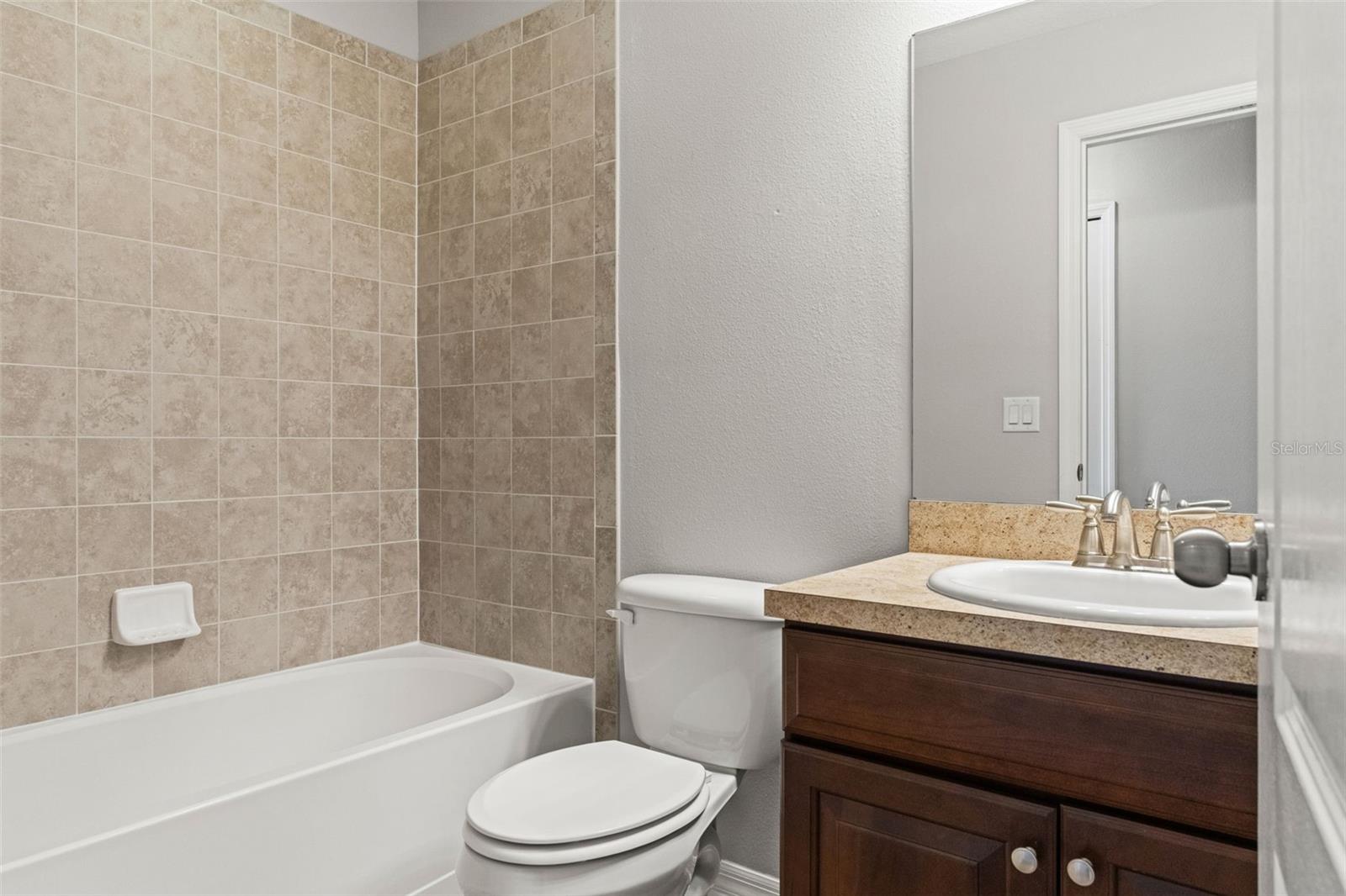 SOUTH HAMPTON - Residential