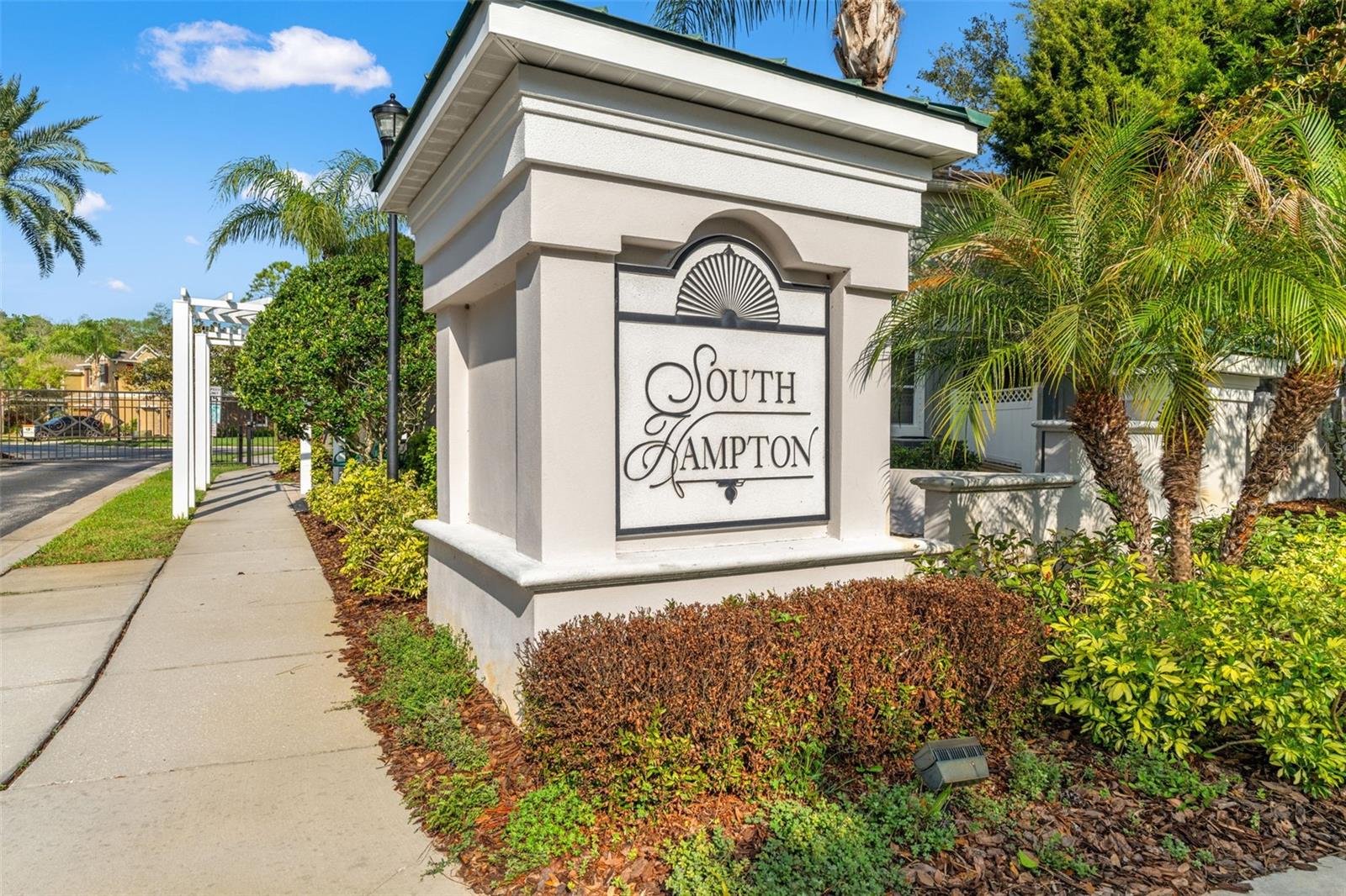 SOUTH HAMPTON - Residential