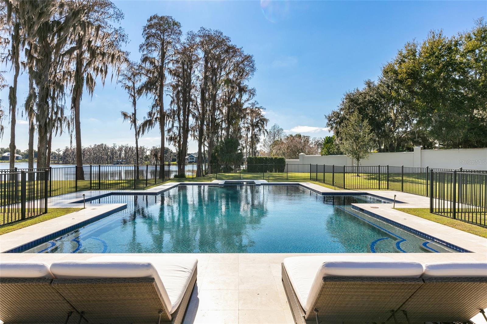 CHAINE DU LAC - Residential