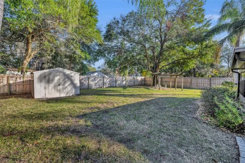 A home in EUSTIS