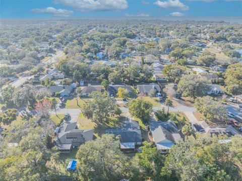 A home in EUSTIS