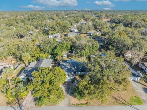 A home in EUSTIS