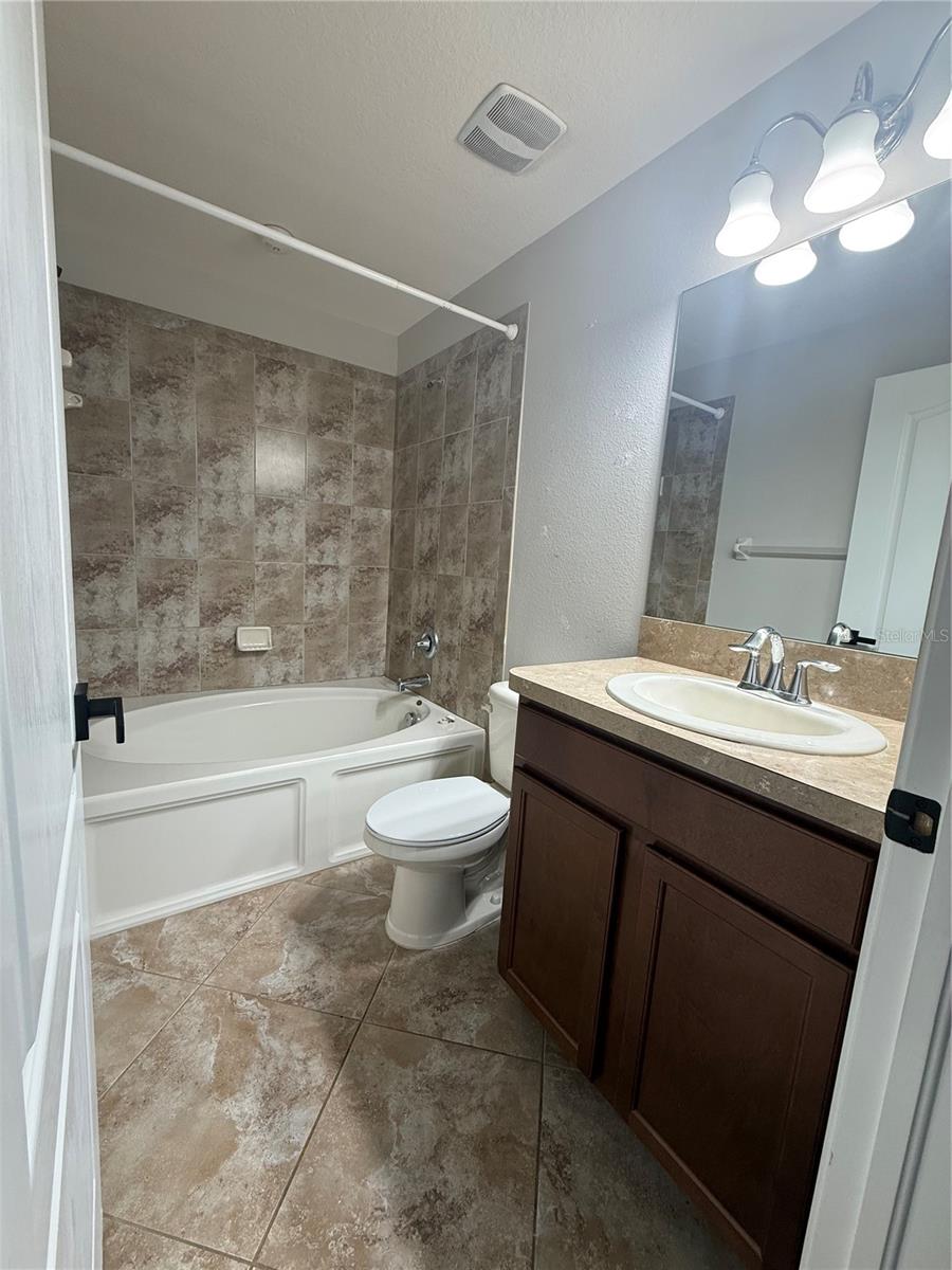 THOUSAND OAKS EAST PH V - Residential