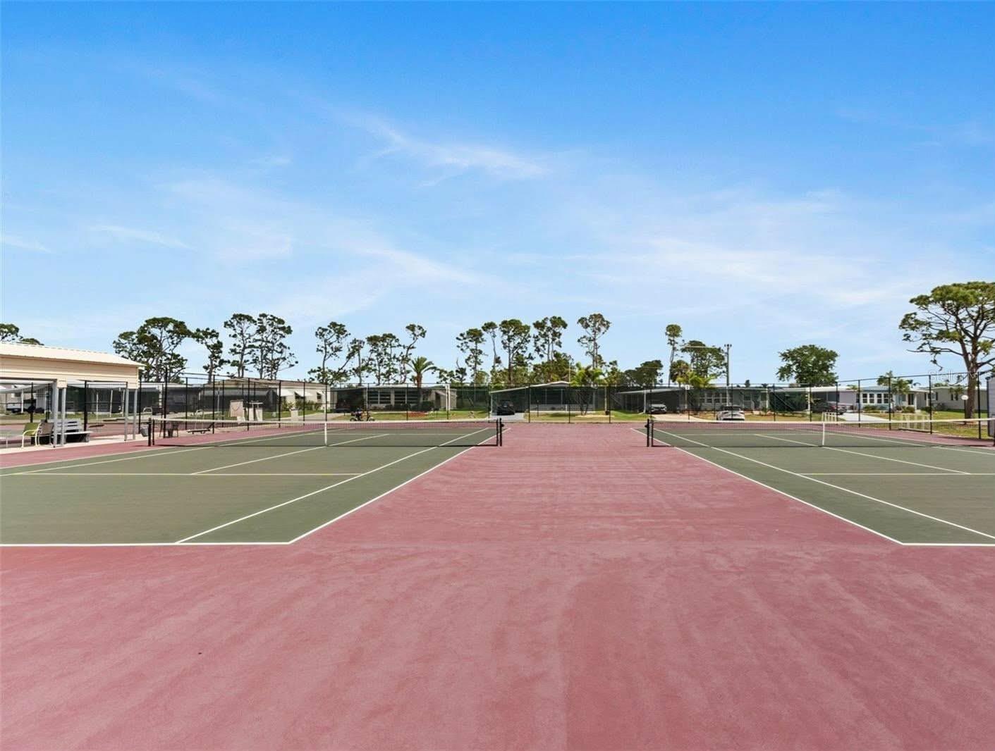 LA CASA MHP CO-OP - Residential