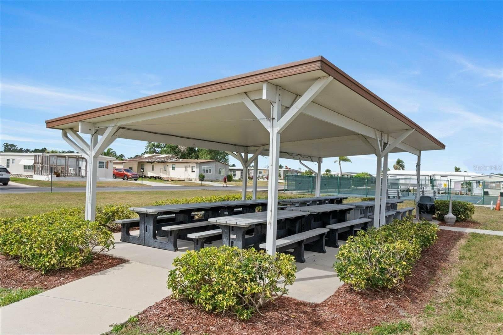 LA CASA MHP CO-OP - Residential