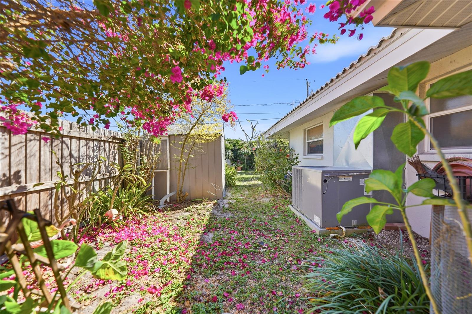 SOUTH VENICE - Residential