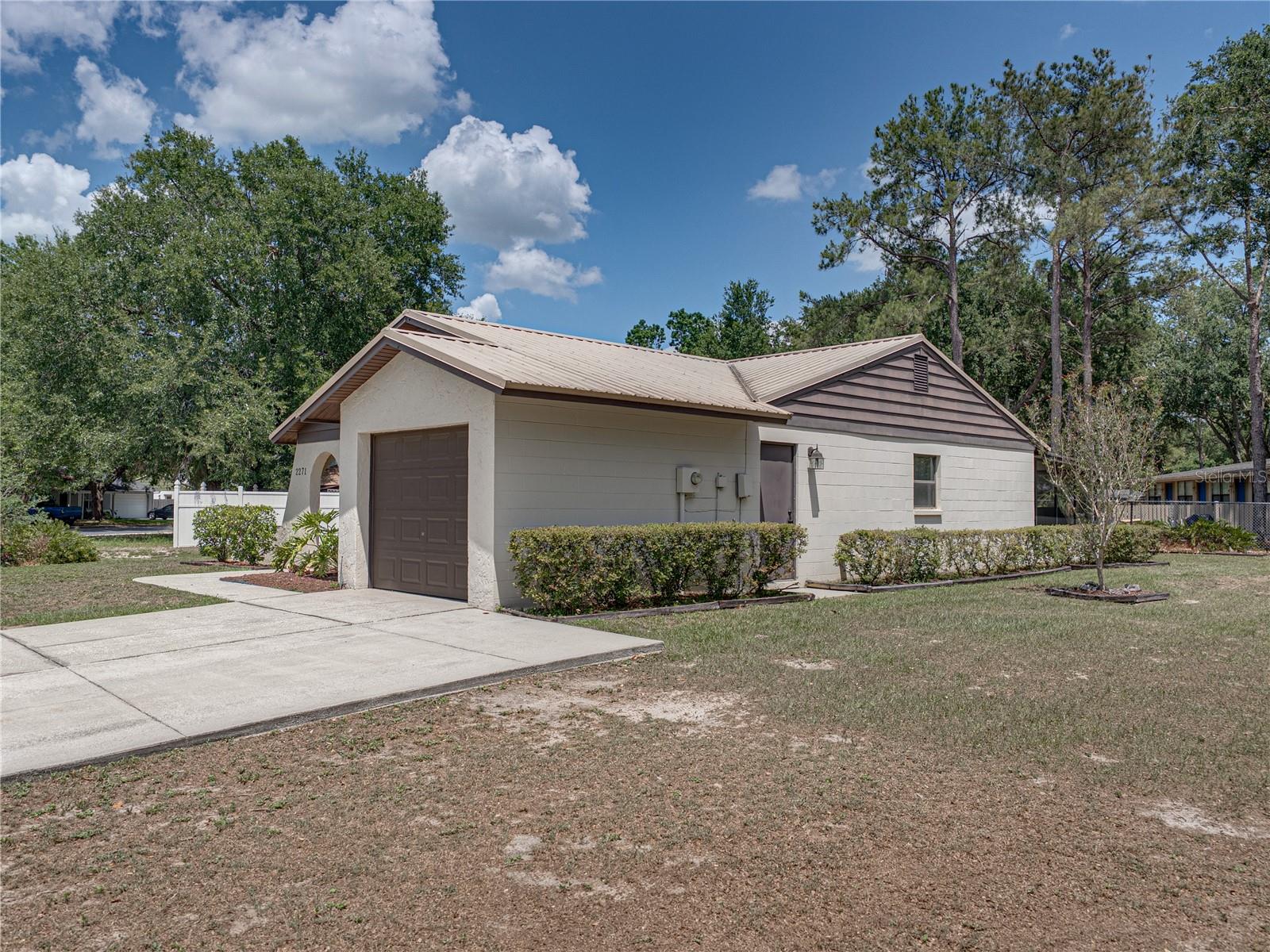 2271 CRYSTAL GROVE LANE