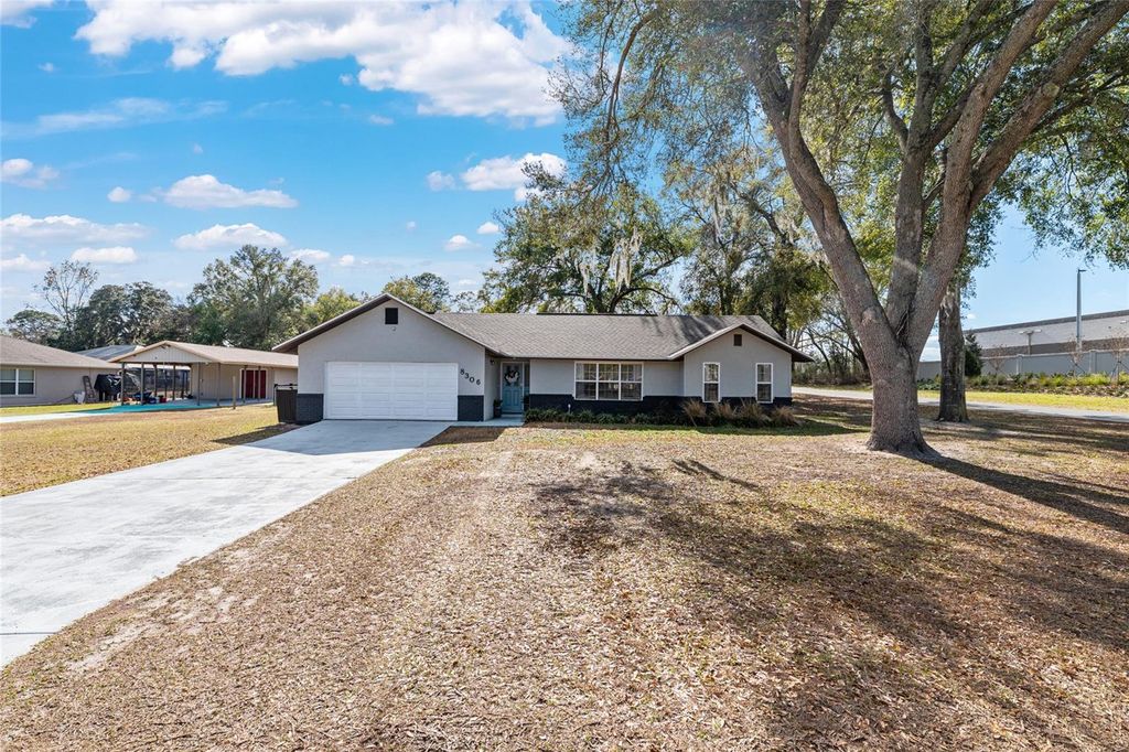 Photo of 8306 SW 100th Lane Road, Ocala, FL 34481 (MLS # OM719479)