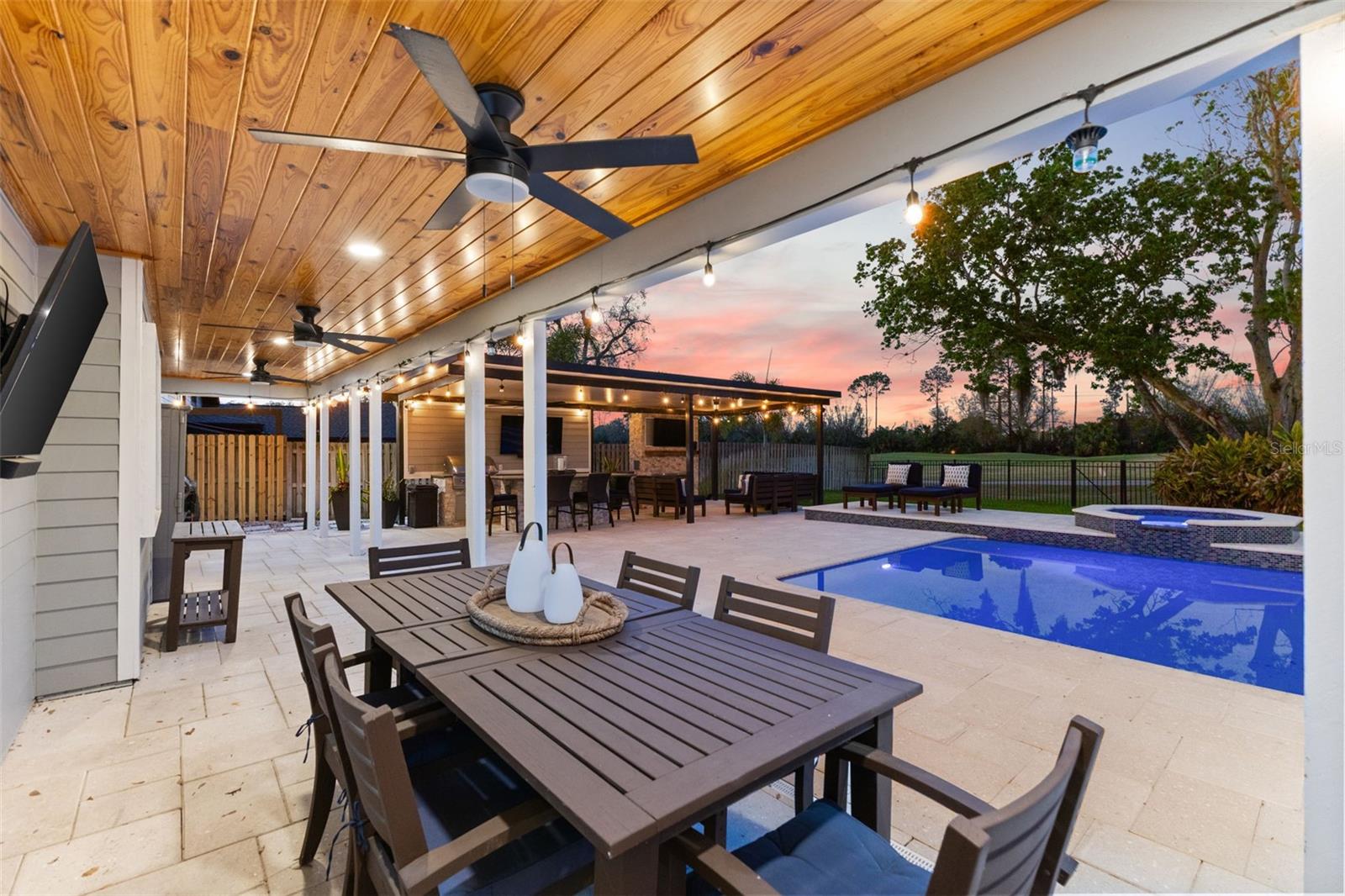 THE CLOISTER - Residential